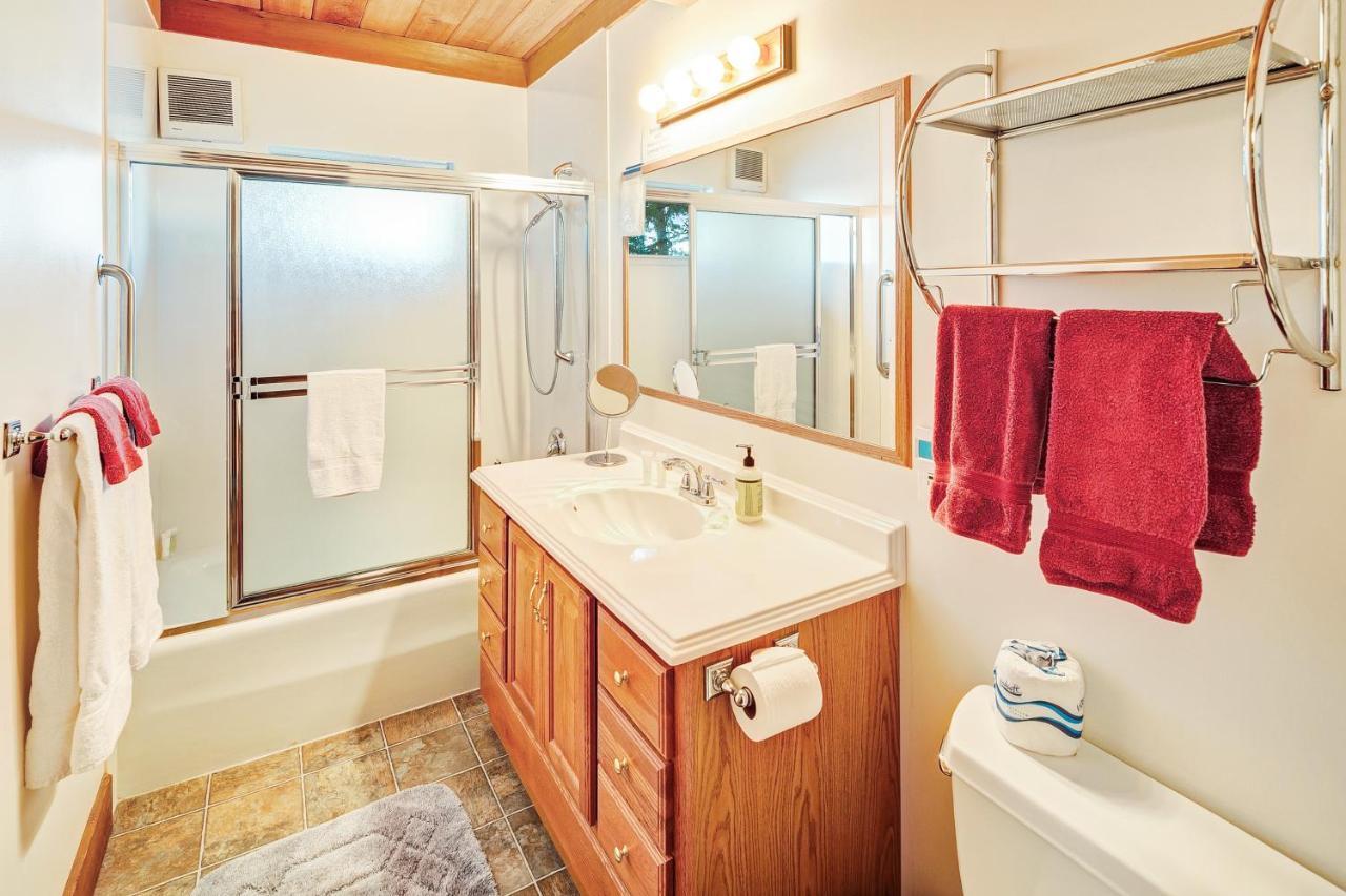 3 Bed 2 Bath Vacation Home In Eastsound Екстер'єр фото